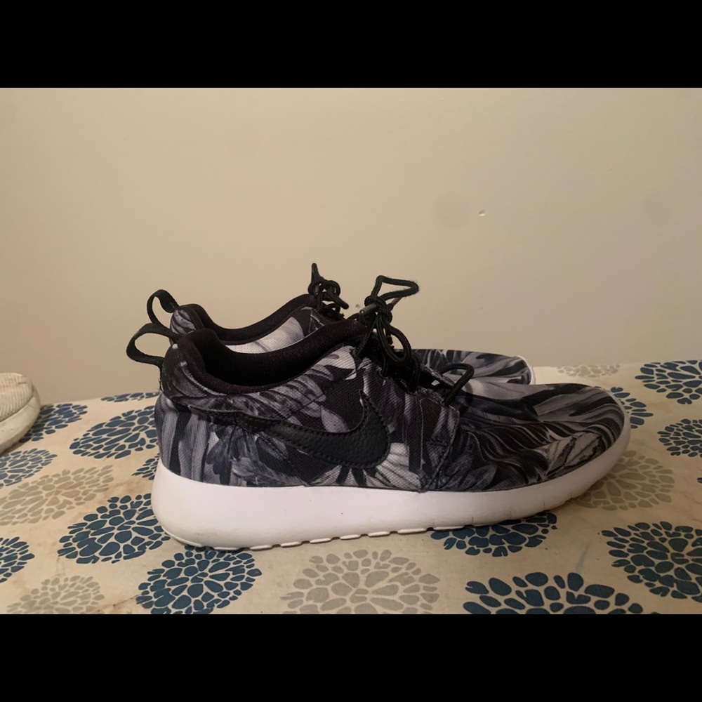 Kids Nike roshes